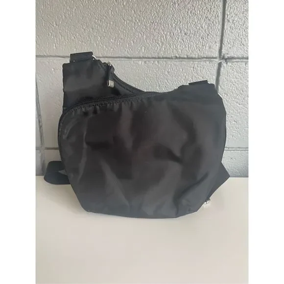 NWOT Baggallini RFID Cross City Bag in Black - Picture 7 of 11